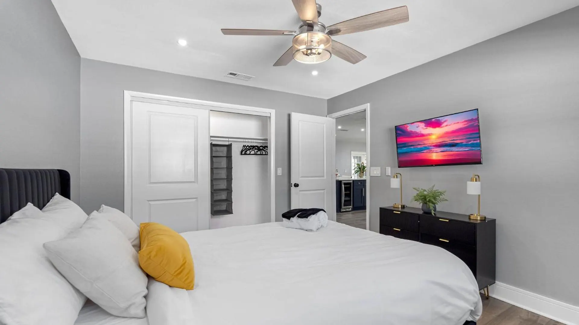 Luxurious Golf Course Retreat Vila Tampa